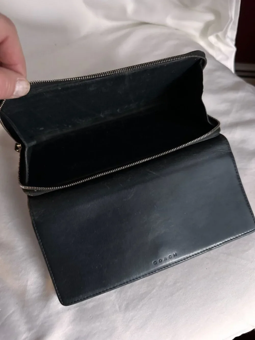 Coach Legacy Black Vintage Trifold leather Wallet With Checkbook Pocket Zip Arou